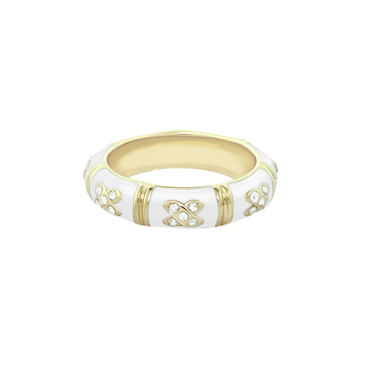 Say it with style: the Elegant Hugs Ring! 💍✨ #JewelryGoals #Elegance