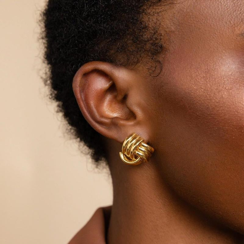 MUMREUES Gold Earrings for Women Trendy 14K Gold Stud Earrings Dainty Huggie Earrings Simple Blod Earrings Gold Hoop Earrings Hypoallergenic Earring for Women Gifts Magnetic Earrings Nova Earrings Vermeil Gold