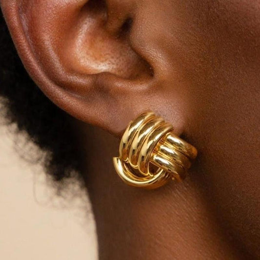 MUMREUES Gold Earrings for Women Trendy 14K Gold Stud Earrings Dainty Huggie Earrings Simple Blod Earrings Gold Hoop Earrings Hypoallergenic Earring for Women Gifts Magnetic Earrings Nova Earrings Vermeil Gold